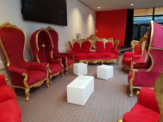 Canapés et fauteuils baroque rouge et doré